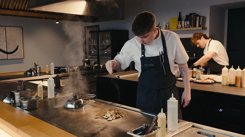 Ni japonés ni asiático: el teppanyaki de alta cocina de dos niños que marca la diferencia